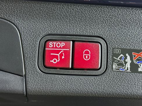 Used 2026 Mercedes-Benz GLS 450 4MATIC image 36