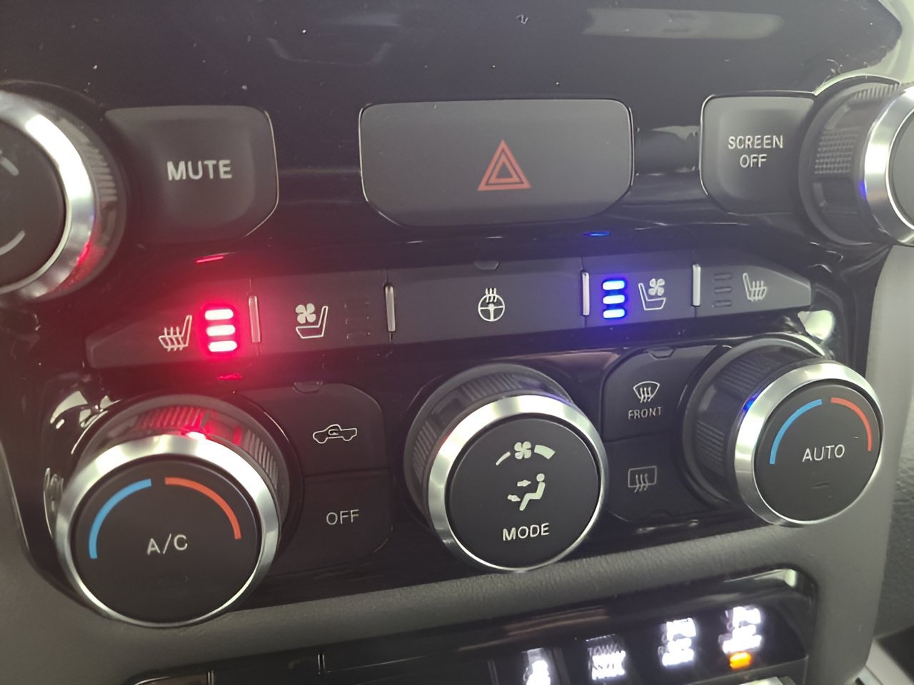 Used 2021 RAM 1500 Laramie w/ Sport Appearance Package AWD/4WD image 34
