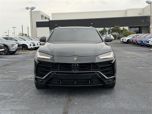 Used 2022 Lamborghini Urus image 3