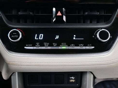 Used 2022 Toyota Corolla Cross LE FWD image 19