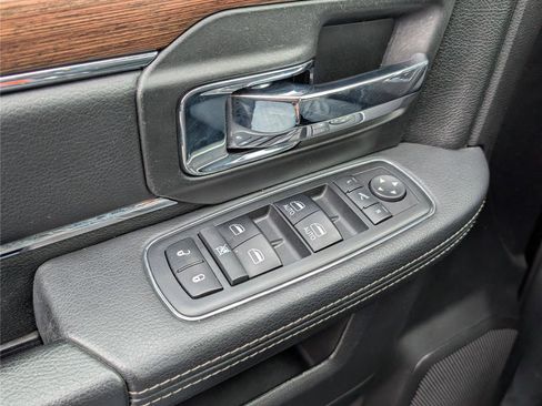 Used 2017 RAM 2500 Laramie w/ Convenience Group image 20