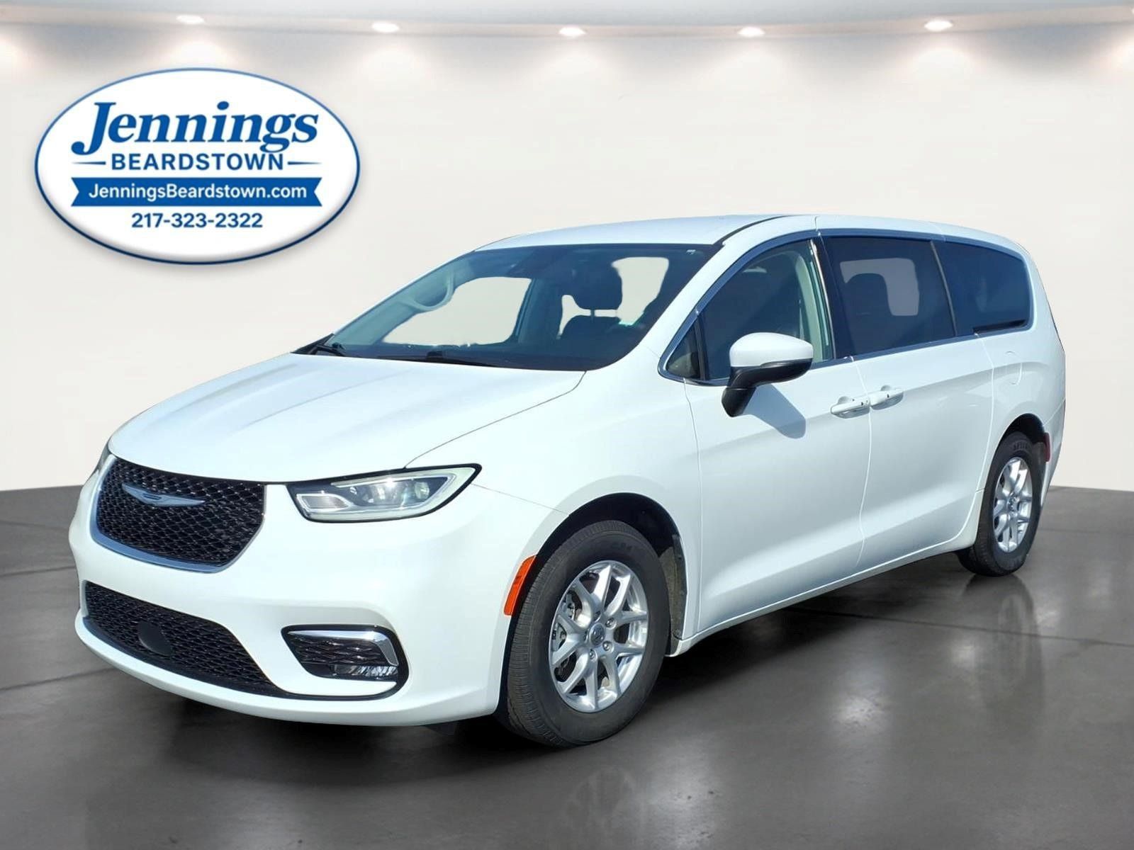 Used 2023 Chrysler Pacifica Touring-L FWD image 1