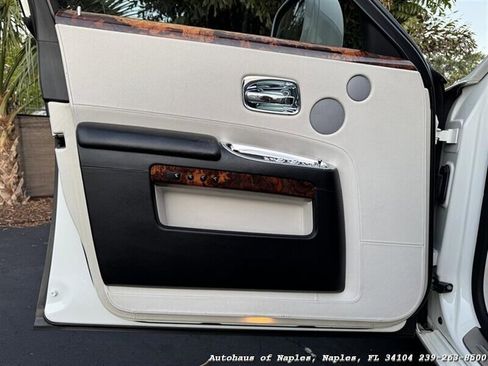 Used 2010 Rolls-Royce Ghost RWD image 24