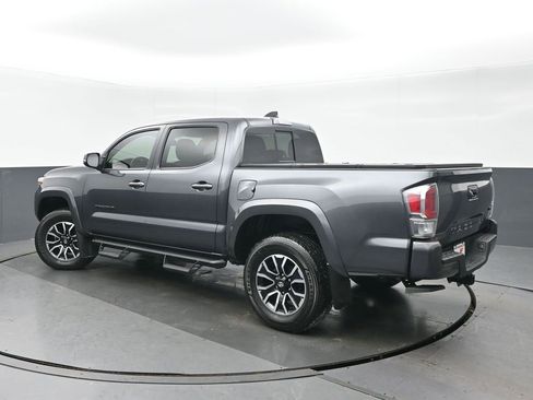 Used 2022 Toyota Tacoma TRD Sport image 5