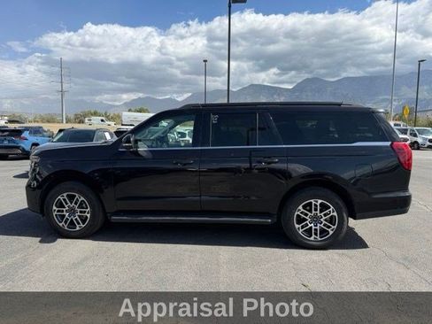 Used 2025 Ford Expedition Max Active AWD/4WD image 8