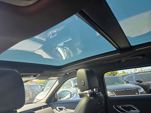 Certified 2025 Land Rover Range Rover Velar Dynamic SE image 21