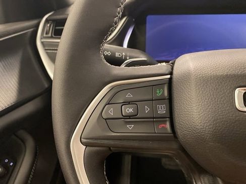 Used 2025 Jeep Grand Cherokee Laredo X w/ Luxury Tech Group I image 19