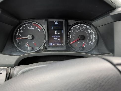 Used 2021 Toyota Tacoma SR AWD/4WD image 11