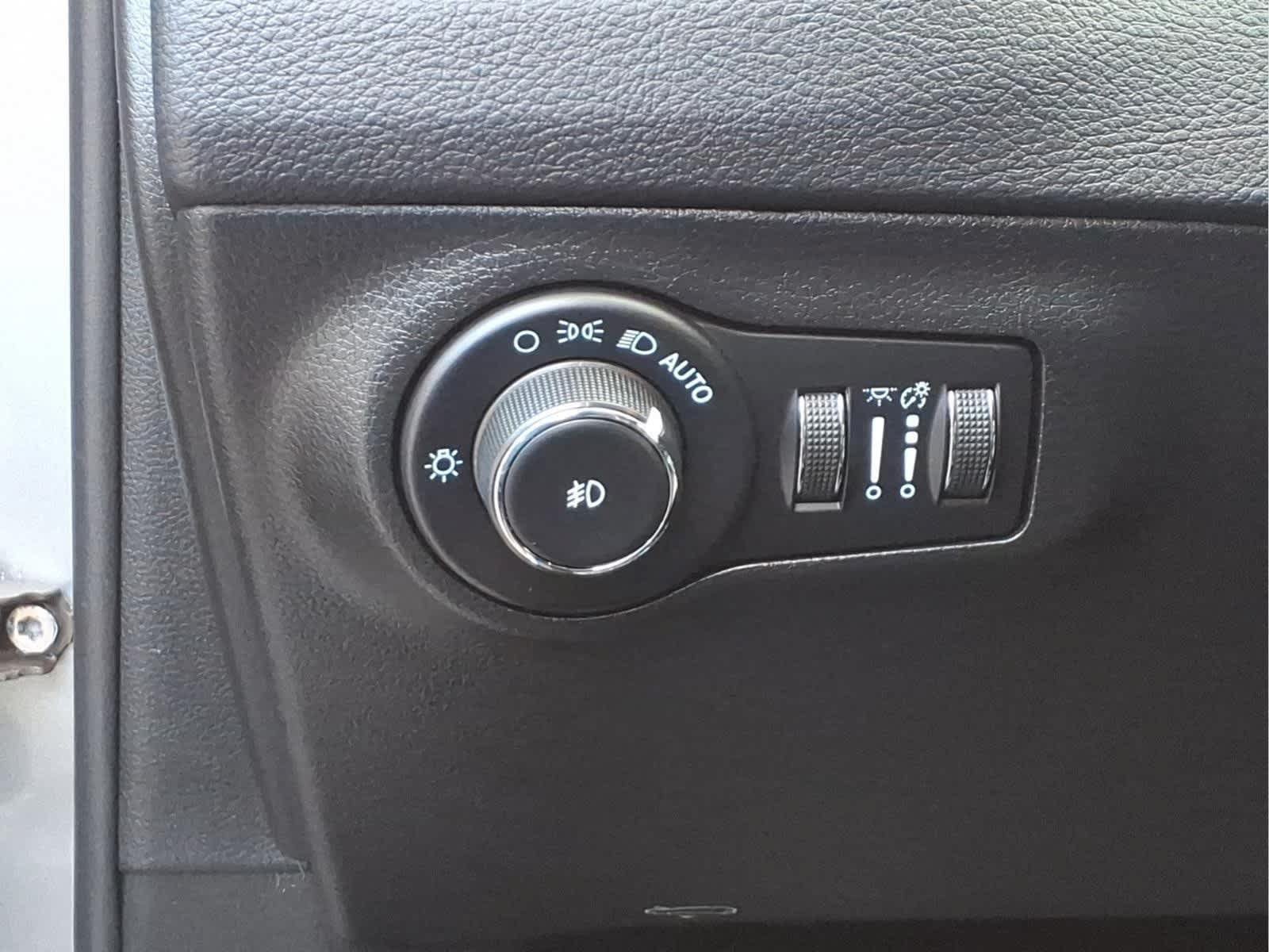 Used 2021 Jeep Compass Latitude w/ Convenience Group AWD/4WD image 13