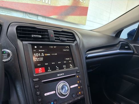 Used 2017 Ford Fusion Energi Titanium image 23