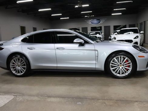 Used 2017 Porsche Panamera Turbo image 6