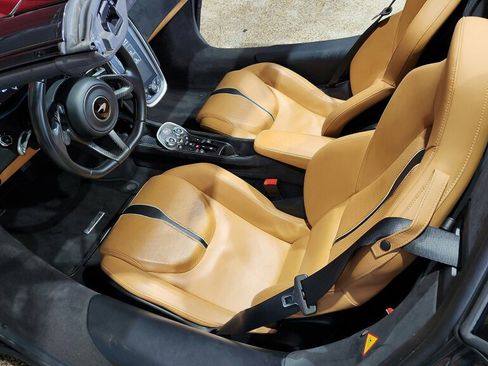 Used 2019 McLaren 570S Spider RWD image 20