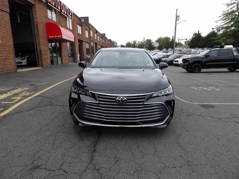 Used 2022 Toyota Avalon XLE image 3