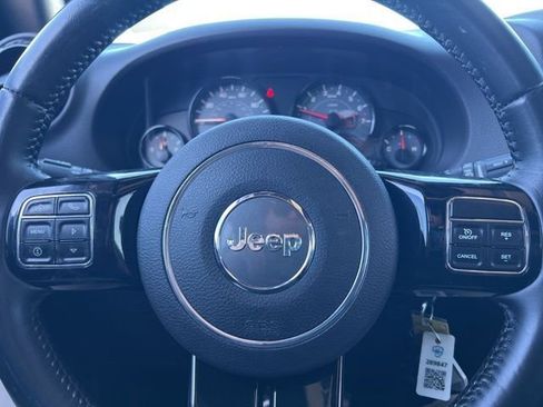 Used 2016 Jeep Wrangler Unlimited Sahara image 17