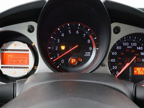 Used 2009 Nissan 370Z Touring RWD image 23