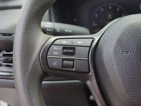Certified 2025 Honda Accord LX image 25