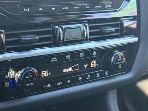 Certified 2024 Nissan Pathfinder Platinum image 13