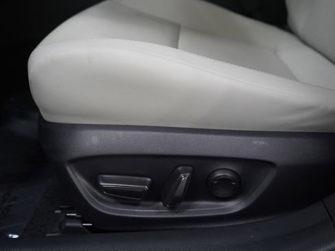 Used 2025 Toyota Prius Limited image 23