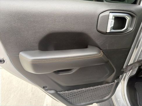 Used 2021 Jeep Wrangler Unlimited Sahara image 16