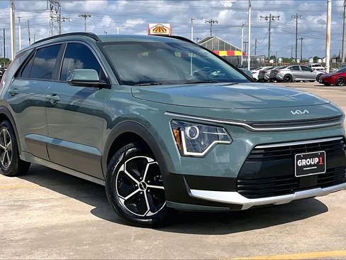 Used 2023 Kia Niro EX FWD image 5