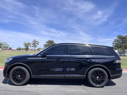 Used 2020 Lincoln Aviator Reserve w/ Equipment Group 202A AWD/4WD image 2