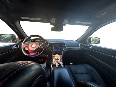 Used 2018 Jeep Grand Cherokee Trailhawk w/ Trailhawk Luxury Group image 18