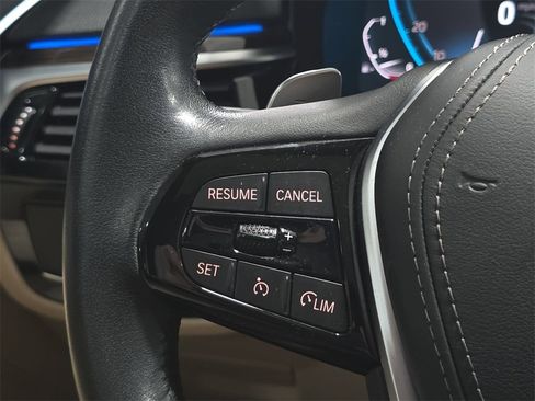 Certified 2023 BMW 530e w/ Premium Package image 28