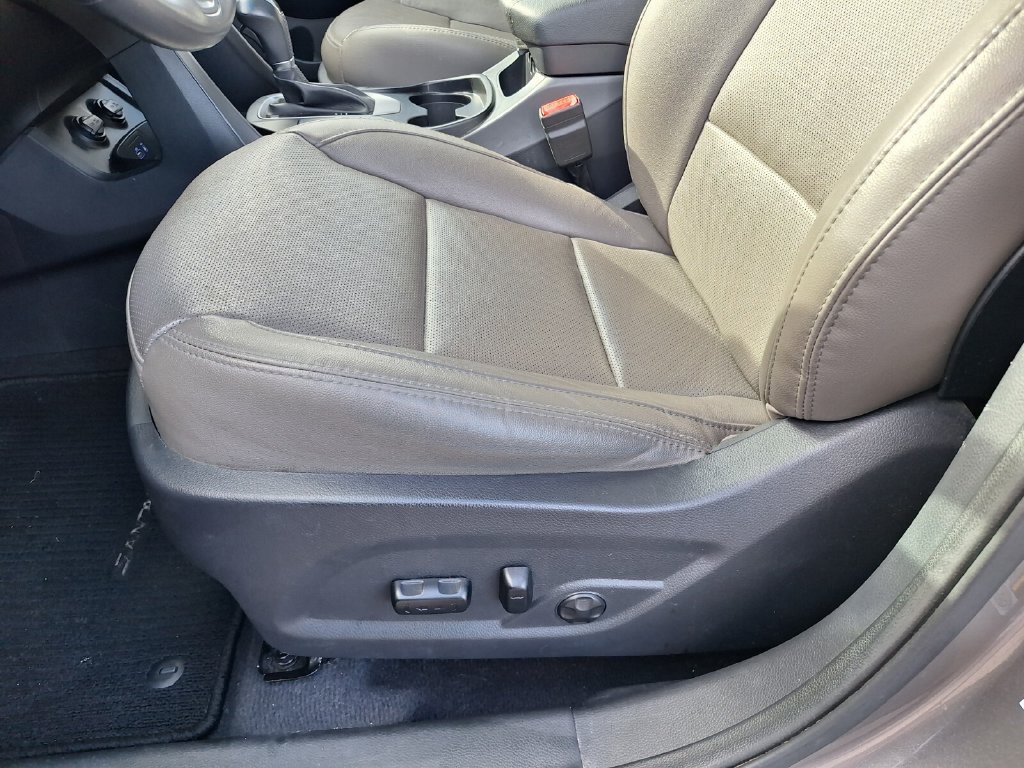 Used 2017 Hyundai Santa Fe Sport w/ 2.4L Tech Package 04 FWD image 15
