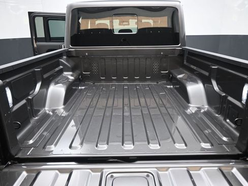 New 2025 Jeep Gladiator Sport image 14