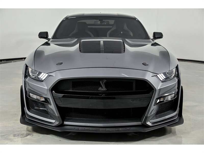Used 2022 Ford Mustang Shelby GT500 w/ Carbon Fiber Track Pack RWD image 4