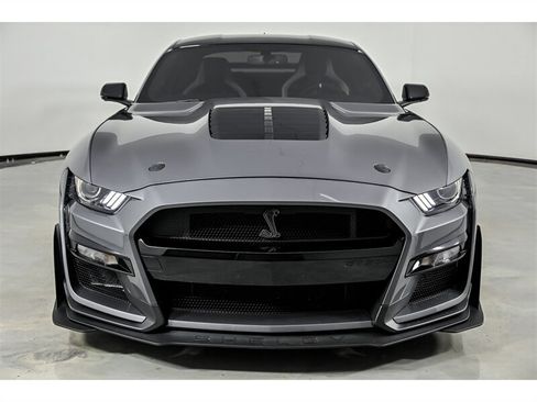 Used 2022 Ford Mustang Shelby GT500 w/ Carbon Fiber Track Pack RWD image 4