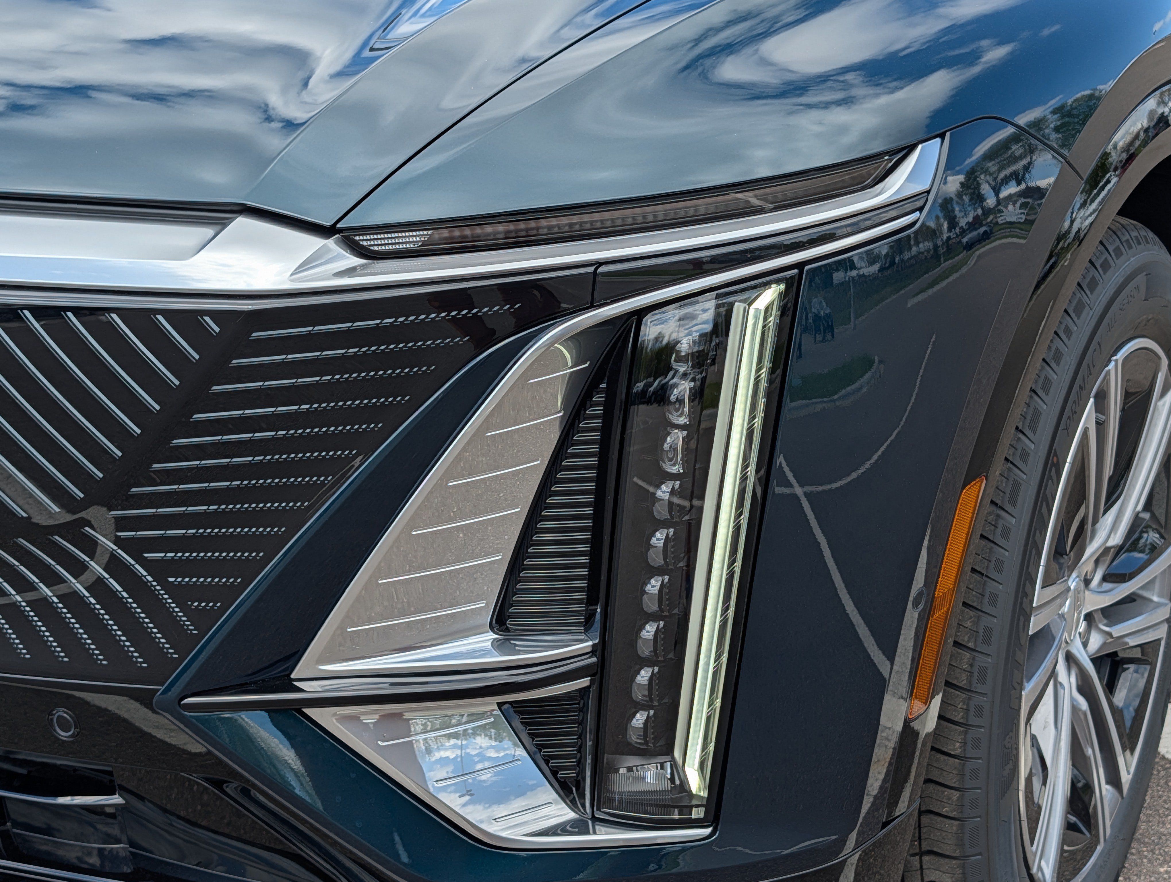 Used 2026 Cadillac Lyriq Luxury w/ LPO, Floor Liner Package AWD/4WD image 13