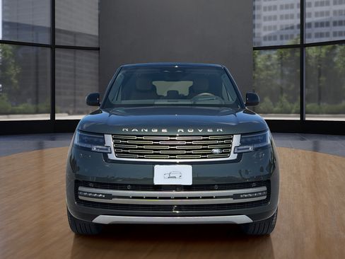 New 2026 Land Rover Range Rover Long Wheelbase SE AWD/4WD image 11