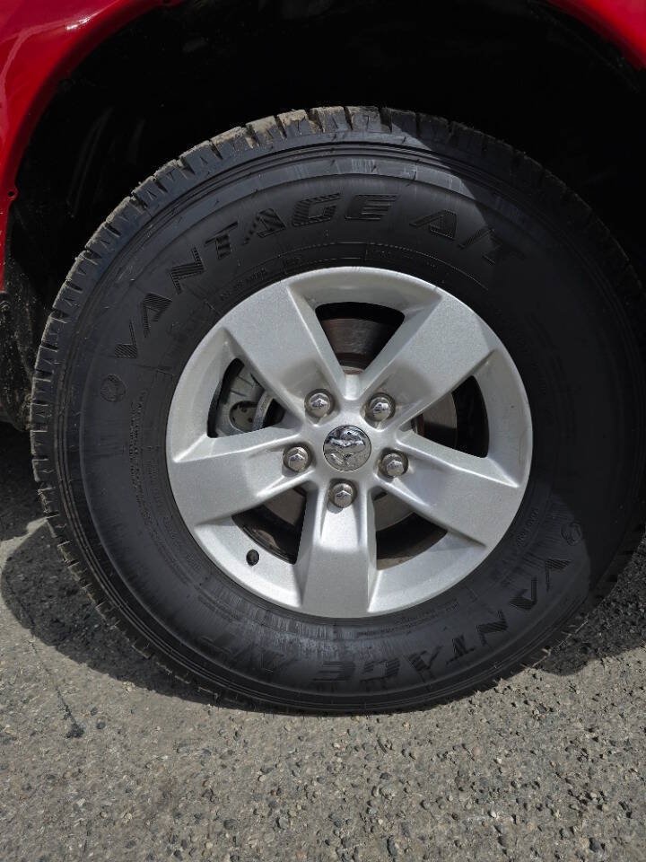 Used 2016 RAM 1500 Classic SLT AWD/4WD image 11
