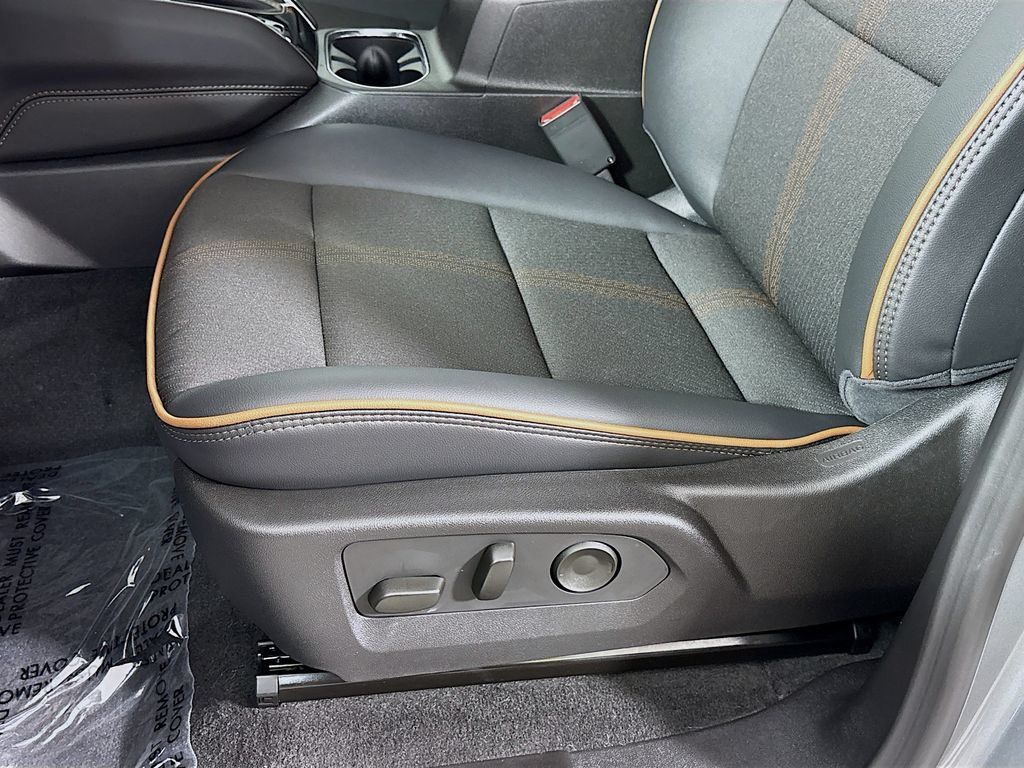 New 2026 GMC Canyon AT4 AWD/4WD image 18