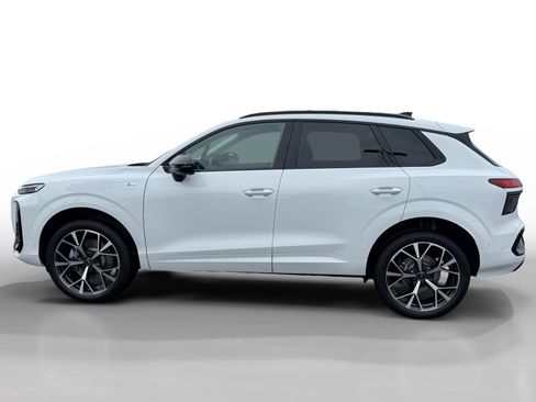 New 2026 Audi Q3 quattro 2.0T AWD/4WD image 2