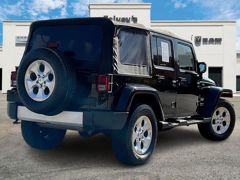 Used 2015 Jeep Wrangler Unlimited Sahara image 2