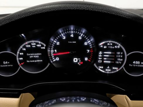 Used 2019 Porsche Cayenne Sport Utility 4D image 23