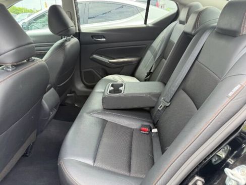 Used 2022 Nissan Altima 2.5 SR FWD image 14