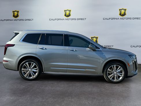 Used 2025 Cadillac XT6 Premium Luxury FWD image 4