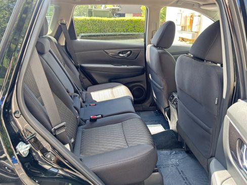Used 2018 Nissan Rogue SV w/ Sun & Sound Touring Package AWD/4WD image 35