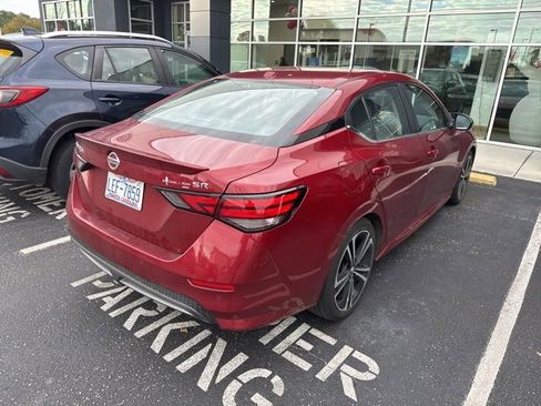 Used 2023 Nissan Sentra SR w/ SR Premium Package image 10