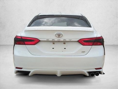 Used 2020 Toyota Camry SE FWD image 6