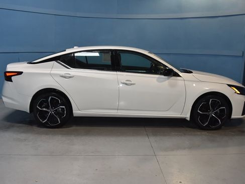 Certified 2025 Nissan Altima 2.5 SR image 20