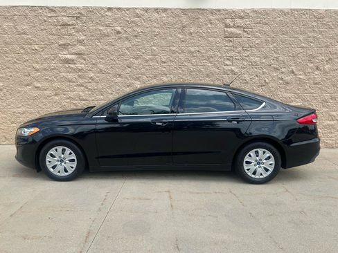 Used 2019 Ford Fusion S FWD image 37