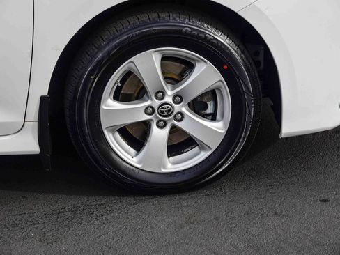 Certified 2020 Toyota Sienna LE image 11