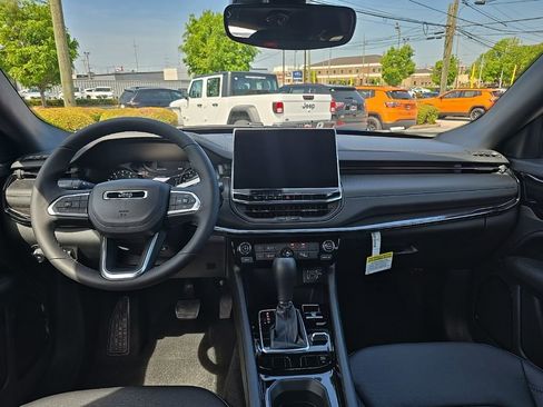 New 2026 Jeep Compass Latitude AWD/4WD image 23