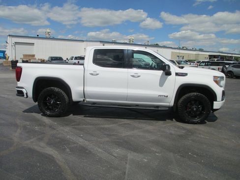 Used 2020 GMC Sierra 1500 AT4 w/ AT4 Premium Package AWD/4WD image 4