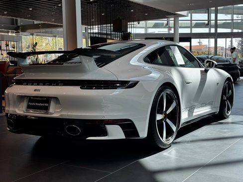 Used 2024 Porsche 911 Carrera S RWD image 3