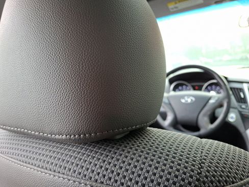 Used 2011 Hyundai Sonata SE w/ Navigation & Sunroof Pkg 4 image 13